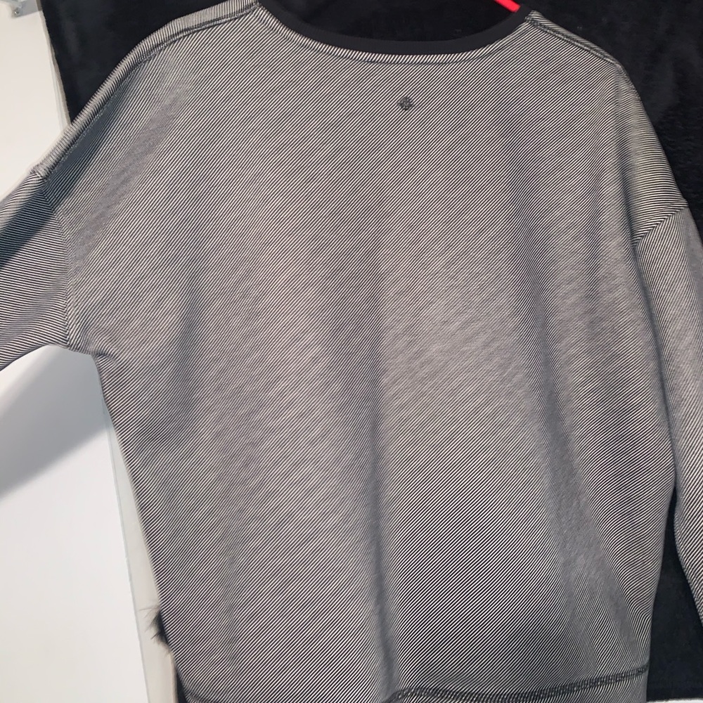 Lululemon pullover - Picture 5 of 6